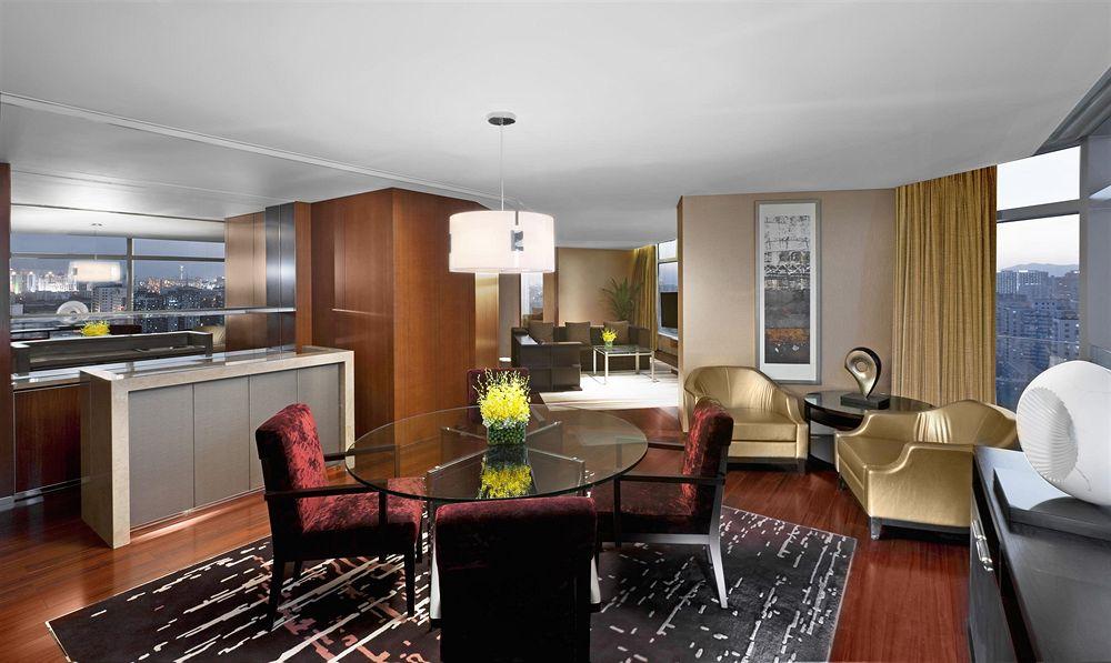 Sheraton Grand Beijing Dongcheng Hotel Экстерьер фото