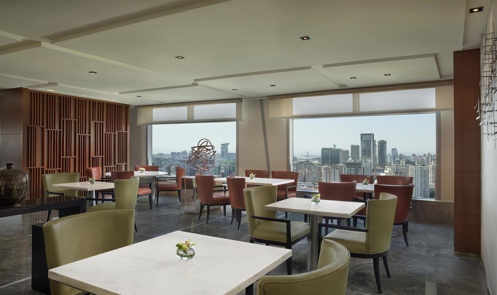 Sheraton Grand Beijing Dongcheng Hotel Экстерьер фото