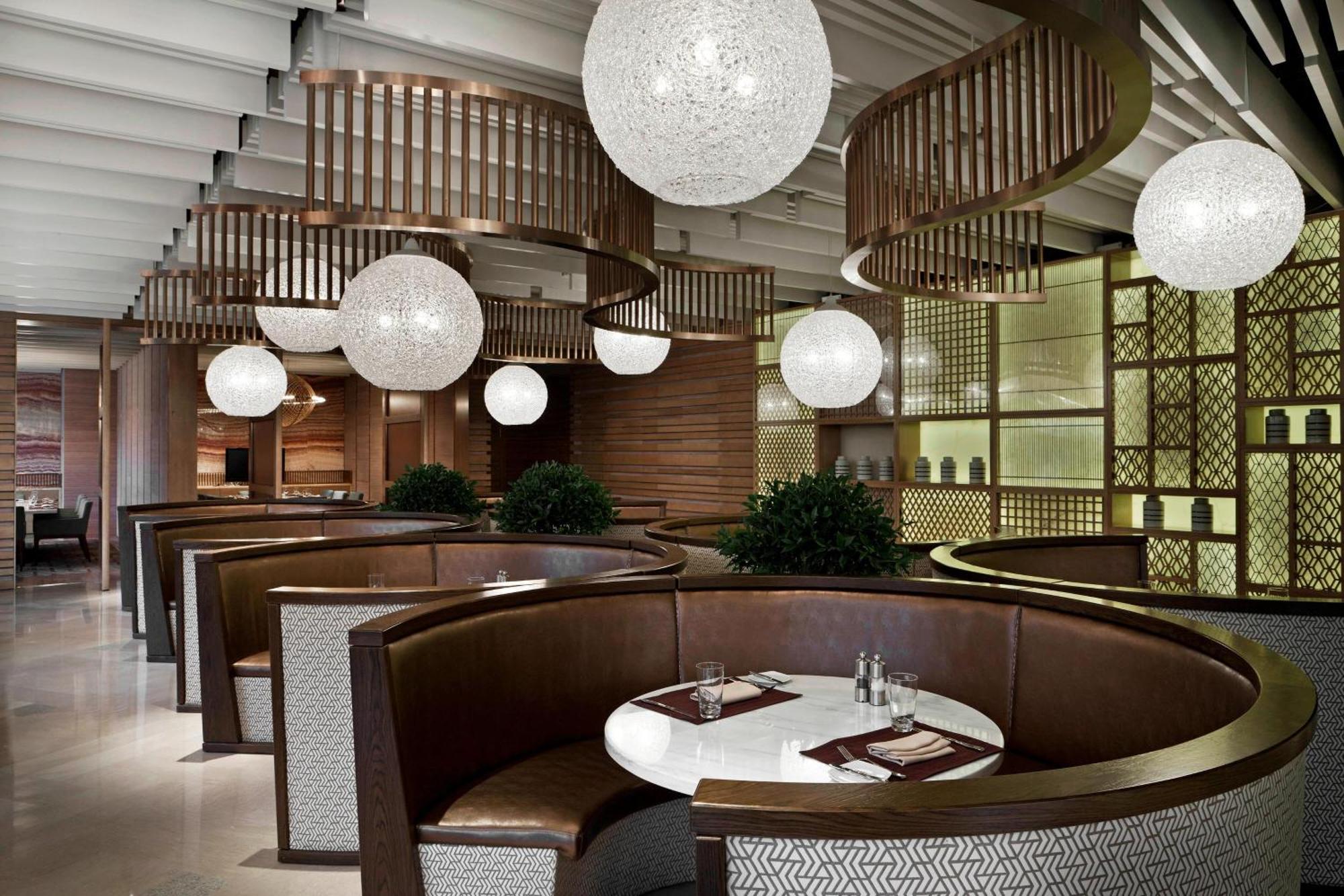 Sheraton Grand Beijing Dongcheng Hotel Экстерьер фото