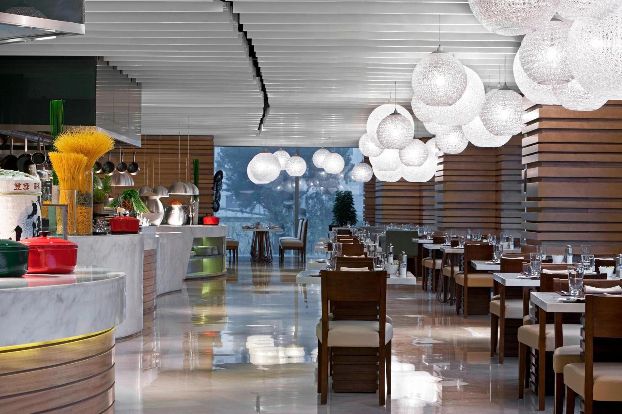 Sheraton Grand Beijing Dongcheng Hotel Экстерьер фото